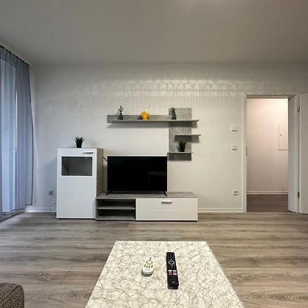 Olis Appartement In Neuss Buitenkant foto
