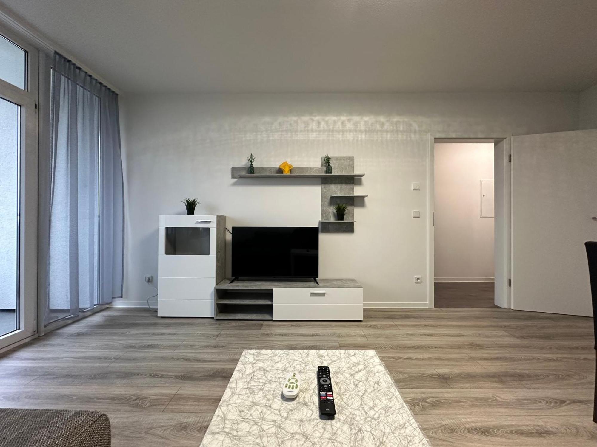 Olis Appartement In Neuss Buitenkant foto